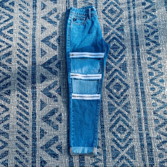 KanCan Estilo Cut Out Zipper Distressed Jeans Size 25 NWOT - Picture 2 of 11